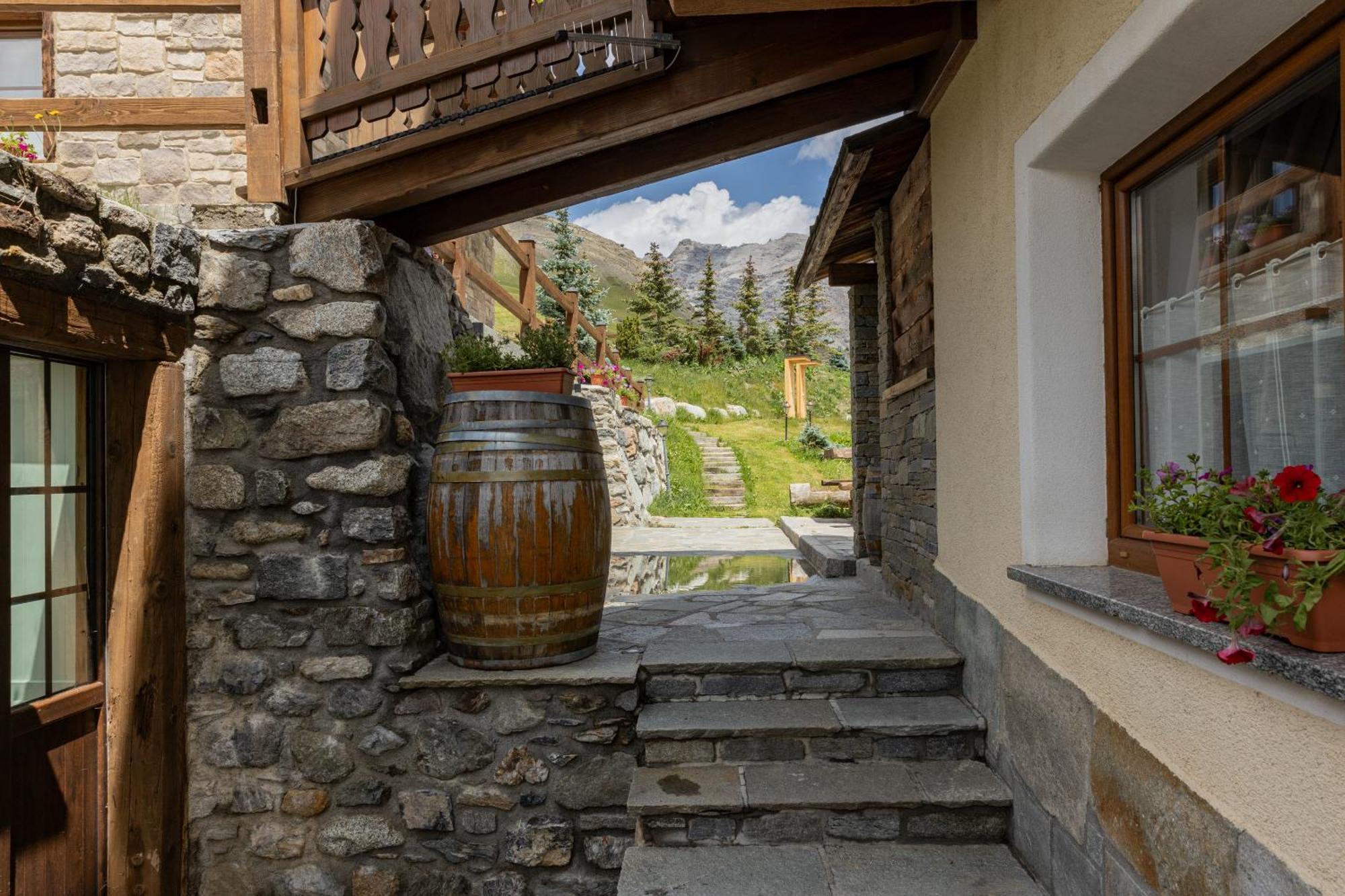 Pianeta Oro Avamposto Meteo Lägenhet Livigno Exteriör bild